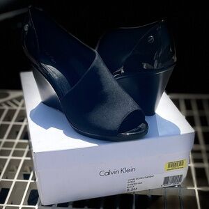 Calvin Klein Wedge